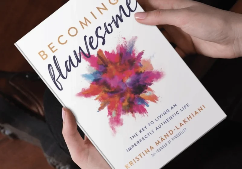 The cover of Becoming Flawesome by Kristina Mand Lakhiani